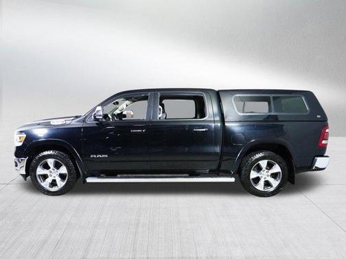 Diamond Black Crystal Pearlcoat 2019 RAM 1500 Laramie