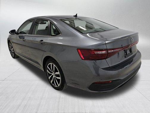 Platinum Gray Metallic 2025 Volkswagen Jetta 1.4T SE