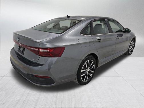 Platinum Gray Metallic 2025 Volkswagen Jetta 1.4T SE