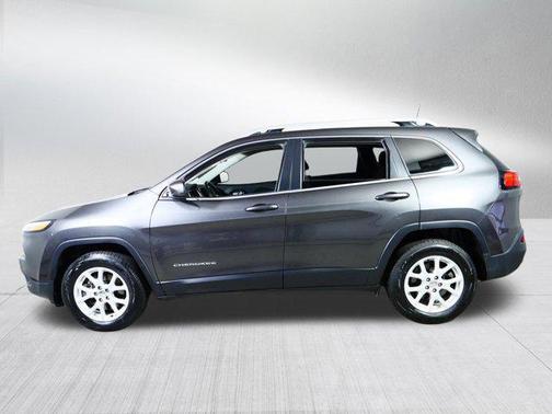 Granite Crystal Metallic Clearcoat 2017 Jeep Cherokee Latitude