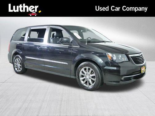 2016 Chrysler Town & Country S