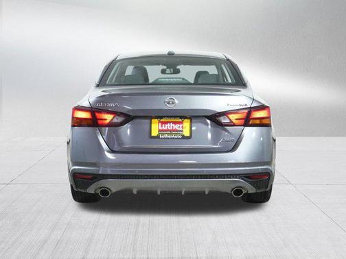 2022 Nissan Altima 2.5 Platinum