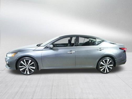 2022 Nissan Altima 2.5 Platinum