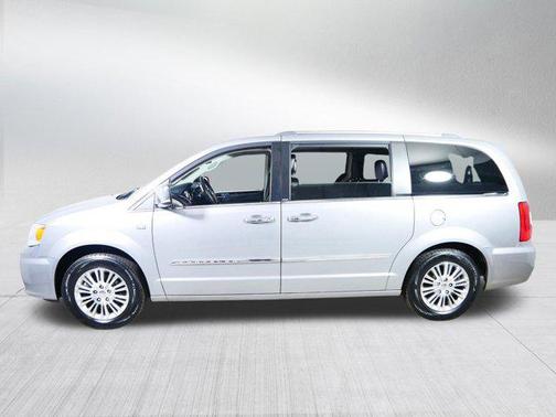 2014 Chrysler Town & Country Touring-L