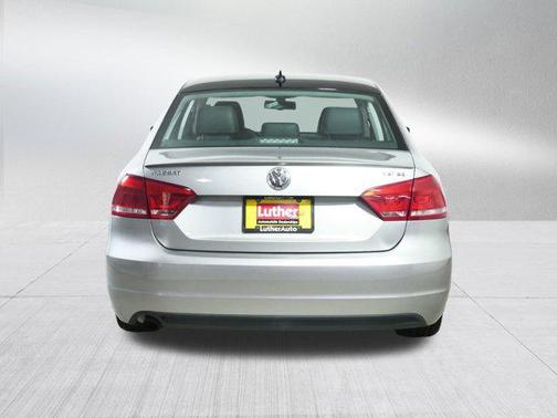2014 Volkswagen Passat 1.8T Auto Sport