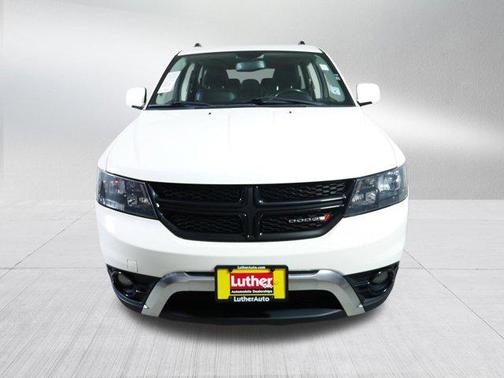 White 2015 Dodge Journey Crossroad