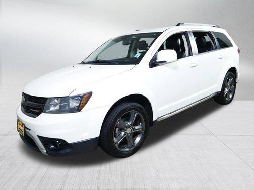 White 2015 Dodge Journey Crossroad