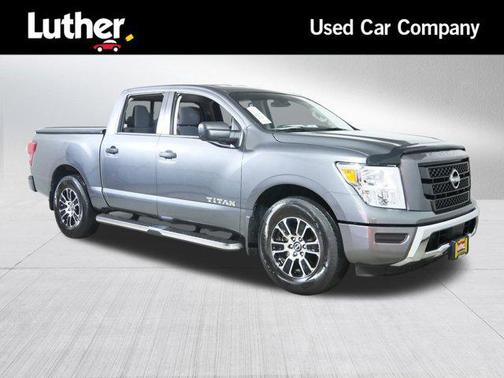 2023 Nissan Titan SV