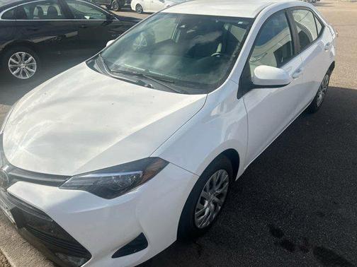 Super White 2017 Toyota Corolla LE