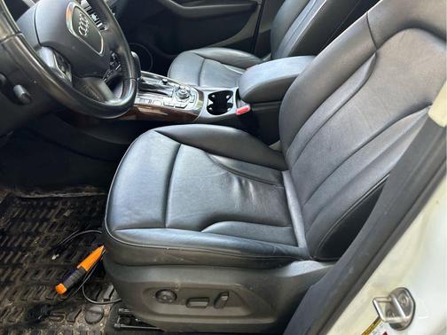 Ibis White 2012 Audi Q5 2.0T Premium Plus