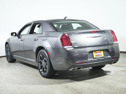 2022 Chrysler 300 Touring