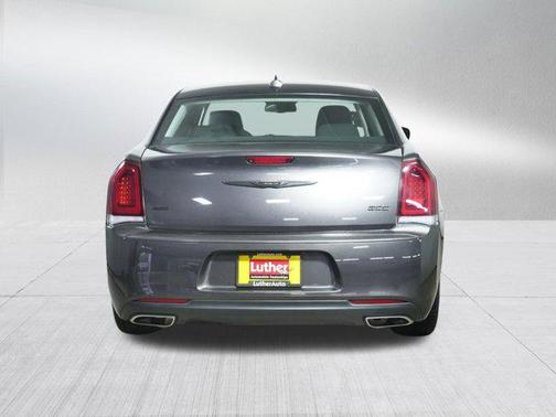 2022 Chrysler 300 Touring