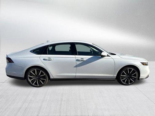 Platinum White Pearl 2023 Honda Accord Hybrid Touring