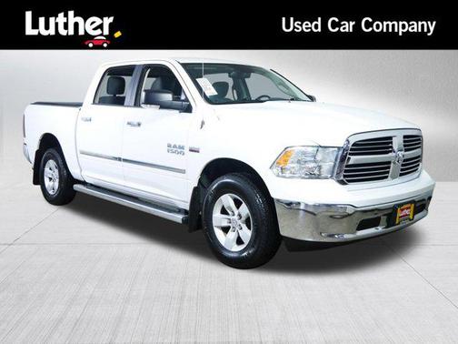 Bright White Clearcoat 2017 RAM 1500 SLT
