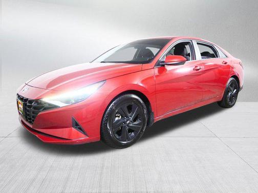 2022 Hyundai ELANTRA SEL