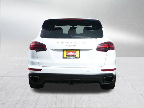 2017 Porsche Cayenne Platinum Edition