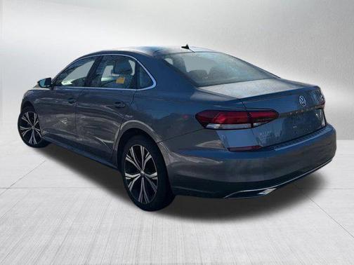 2022 Volkswagen Passat 2.0T SE
