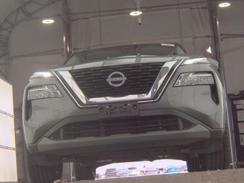 Gun Metallic 2022 Nissan Rogue SV