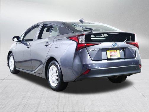 2022 Toyota Prius LE