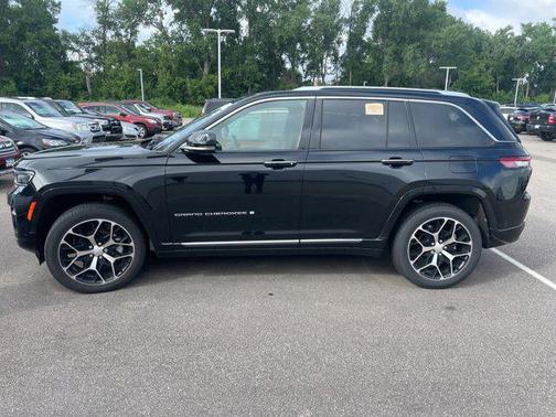 2023 Jeep Grand Cherokee Summit