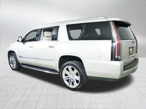 2017 Cadillac Escalade ESV Luxury