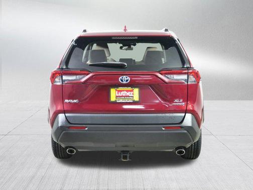 2019 Toyota RAV4 Hybrid XLE