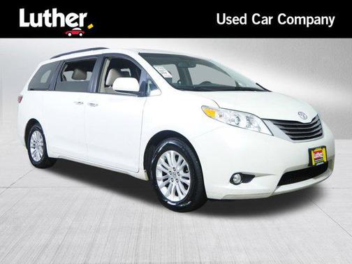 2016 Toyota Sienna XLE