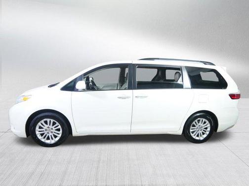 2016 Toyota Sienna XLE