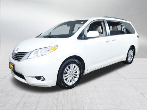 2016 Toyota Sienna XLE