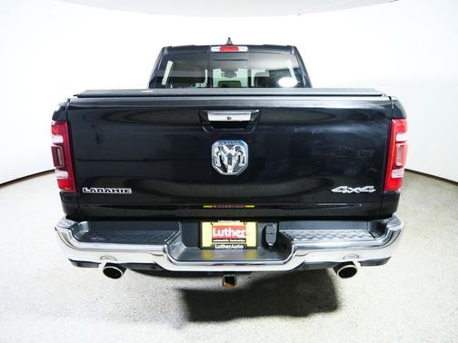 Diamond Black Crystal Pearlcoat 2020 RAM 1500 Laramie