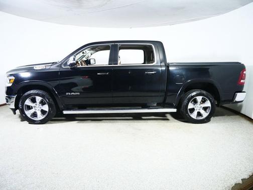 Diamond Black Crystal Pearlcoat 2020 RAM 1500 Laramie