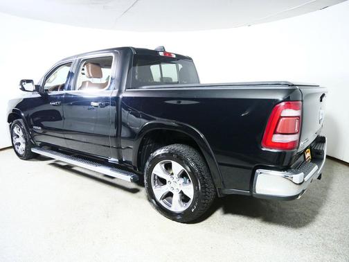 Diamond Black Crystal Pearlcoat 2020 RAM 1500 Laramie