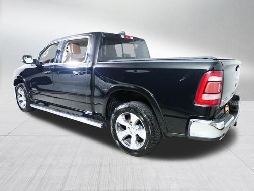 Diamond Black Crystal Pearlcoat 2020 RAM 1500 Laramie