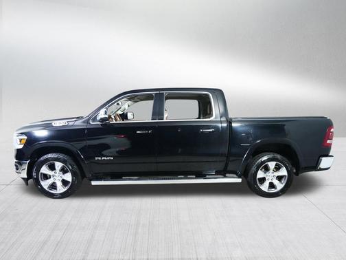 Diamond Black Crystal Pearlcoat 2020 RAM 1500 Laramie