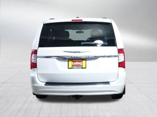 2015 Chrysler Town & Country Touring-L