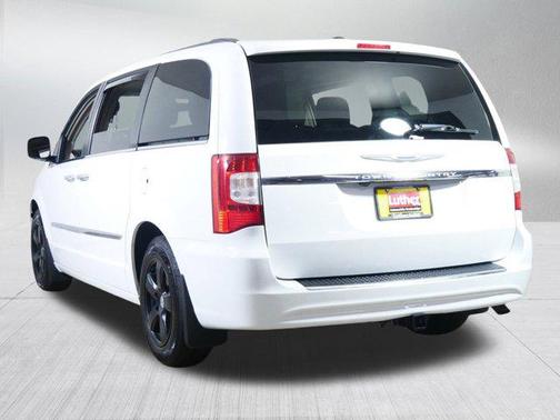 2015 Chrysler Town & Country Touring-L