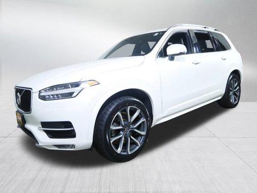 2019 Volvo XC90 T5 Momentum