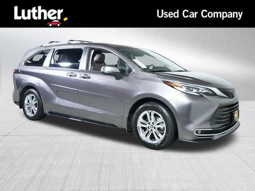 2022 Toyota Sienna Platinum 7 Passenger