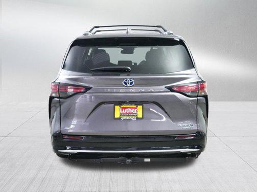 2022 Toyota Sienna Platinum 7 Passenger