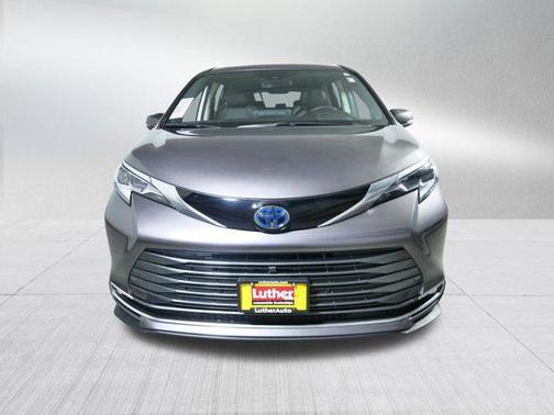 2022 Toyota Sienna Platinum 7 Passenger