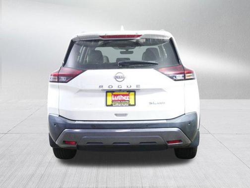 2022 Nissan Rogue SL