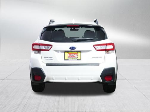 Crystal White Pearl 2019 Subaru Crosstrek 2.0i
