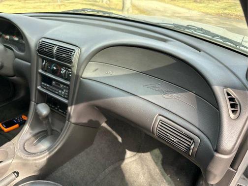 2000 Ford Mustang Base