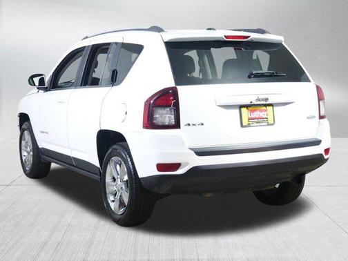 Bright White Clearcoat 2017 Jeep Compass Latitude