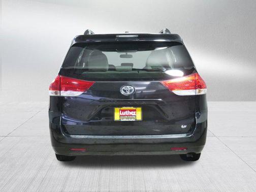 2014 Toyota Sienna LE