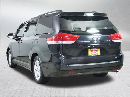 2014 Toyota Sienna LE