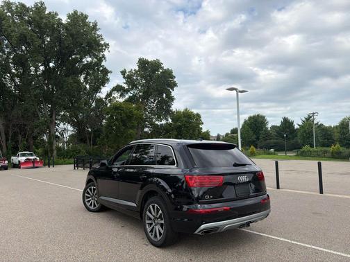 Orca Black Metallic 2019 Audi Q7 45 Premium Plus