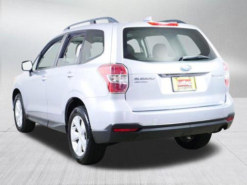 Ice Silver Metallic 2016 Subaru Forester 2.5i Premium