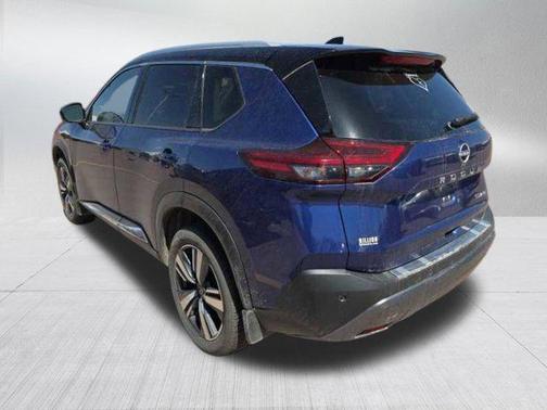 Caspian Blue Metallic/Super Black 2023 Nissan Rogue SL