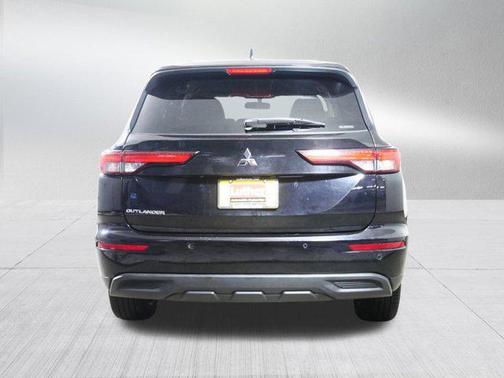 2022 Mitsubishi Outlander ES